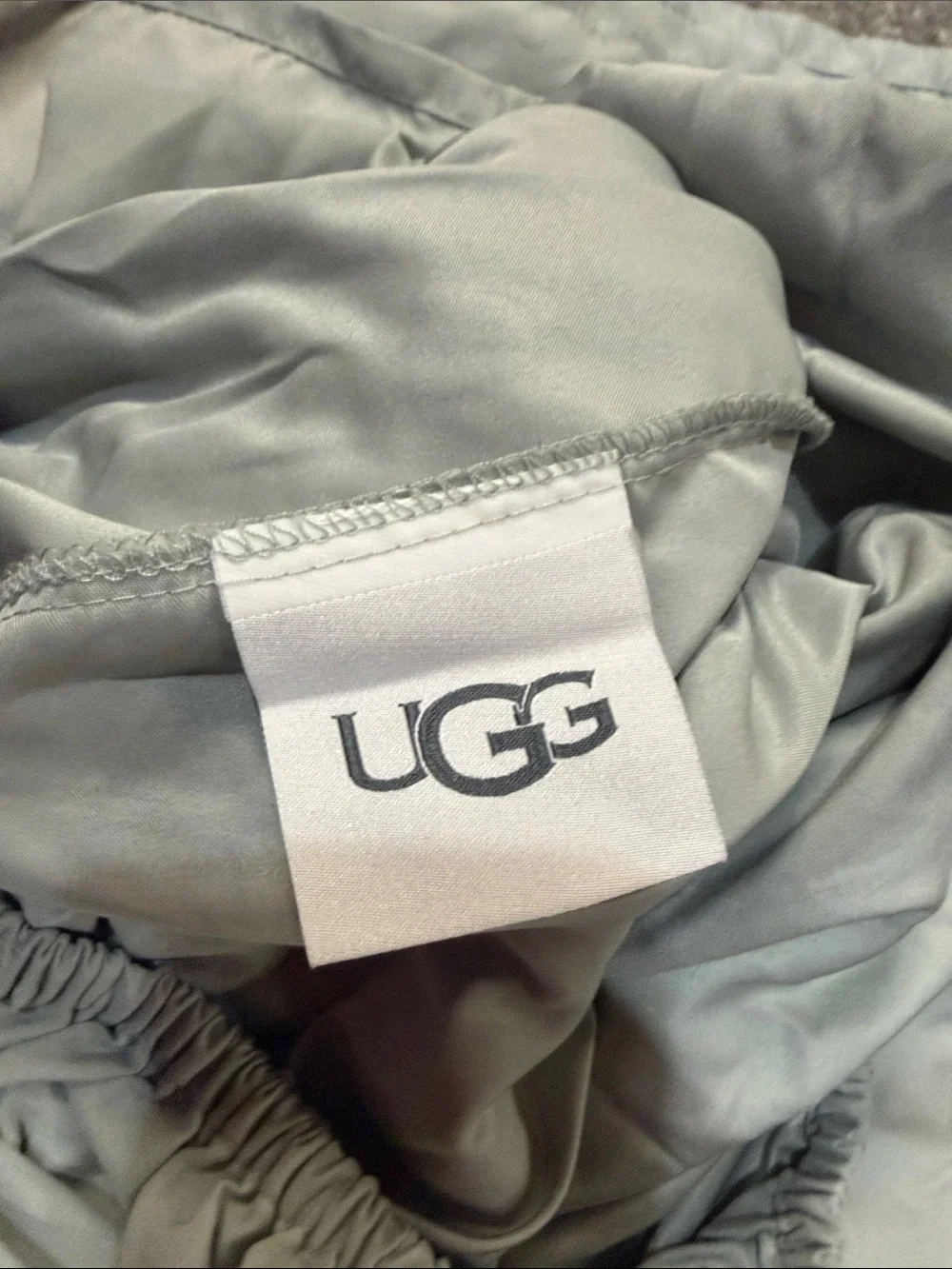UGG and South Point Sheet Sets Queen Set in Cream and Light Blue-Grey